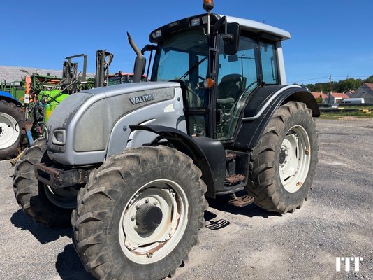 Tracteur agricole Valtra N121 - 1